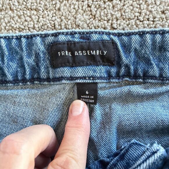 Free Assembly 6 Wide Leg Front Pocket Denim Jeans - Picture 2 of 5